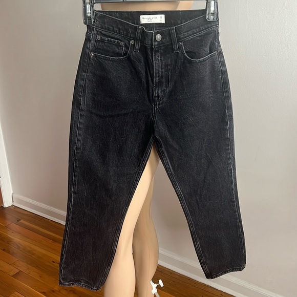 Abercrombie & Fitch The Mom High Rise Jeans Black Size 26/2 - Picture 7 of 15